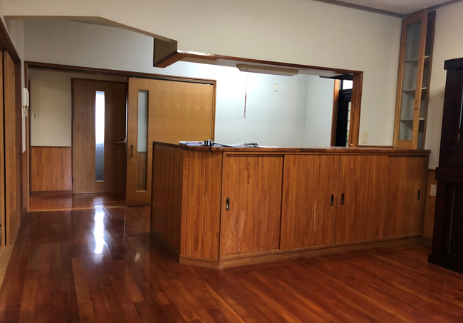 リノベーション工事で光の集まる明るい家に